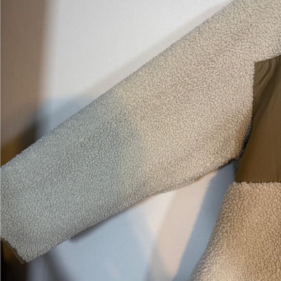 H&M Sherpa Fleece Jacket with Nylon Panel & Neon Zipper Pull – Size L - Picture 8 of 8